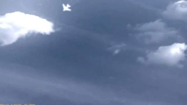 Satellite+Video-+Airliner+and+UFOs.mp4