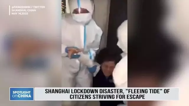 People trying to escape from Shanghai
